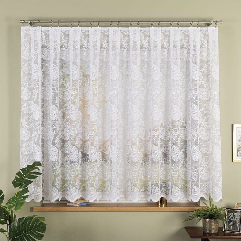 Dienas aizkari 054401