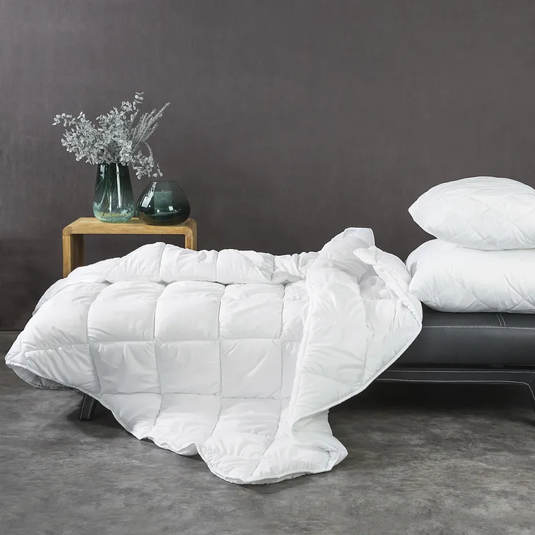 Antialerģiska un pūkaina sega BASIC Soft & Delicate — Balta