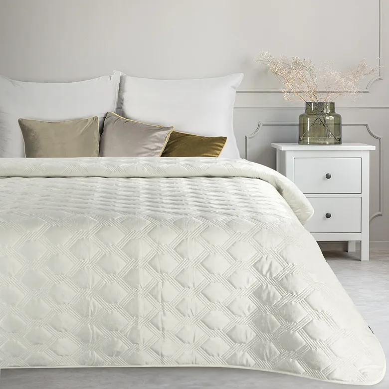 Lovatiesė SOFIA 5 kreminė | Velvetas, 250 g/m² – įvairūs dydžiai