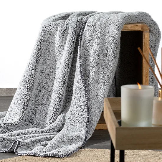 Pehme hall/valge bukleekangast pleed Koala (150x200, 170x210, 200x220 cm)